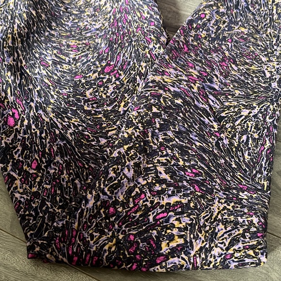 Lululemon Leggings size 6 - Picture 10 of 10